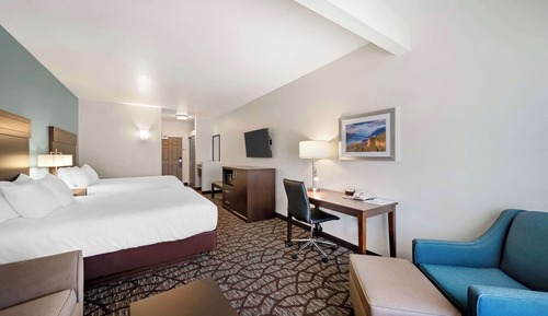 Standard Room, 2 Queen Beds, Non Smoking, Refrigerator & Microwave (Pet Friendly)