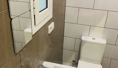Twin Room (Private External Bathroom)