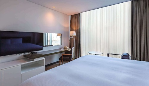 Deluxe Room, 1 Queen Bed, Non Smoking, City View