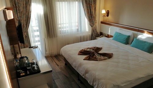 Deluxe Double or Twin Room, 1 Bedroom, Non Smoking, Pool View