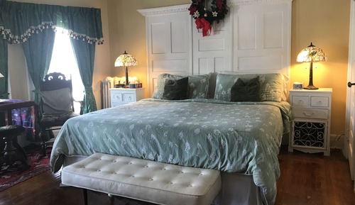 Suite, 1 King Bed, Jetted Tub