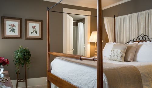 Room 4 - Jr. Suite