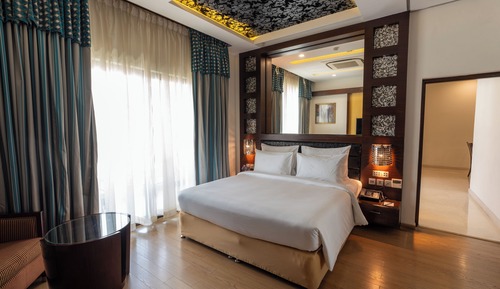 Deluxe Suite