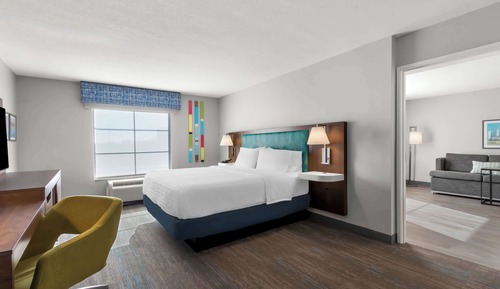 Suite, 1 King Bed, Non Smoking