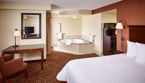 1 King Corner Whirlpool