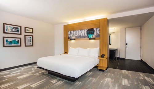 Room, 1 King Bed, Accessible, Non Smoking (Mobility/Hearing Impaired Accessible)