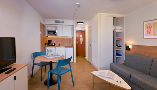 Studio (Lower Floor, for 2)