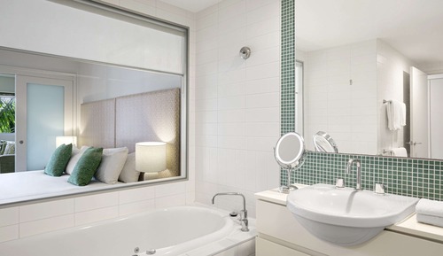 2 Bed Spa with Plunge - Dual Key (Weekly Housekeeping)