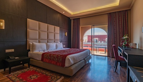 Classic Suite, 1 Queen Bed with Sofa bed, Non Smoking