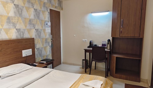 Business Room, 1 Double Bed, Non Smoking, Air conditioning (Non A/C)