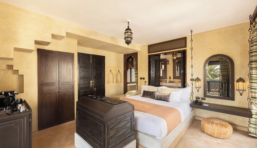 Deluxe Courtyard