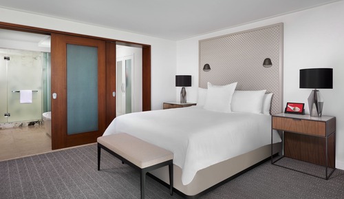 Executive Hospitality Tower Suite