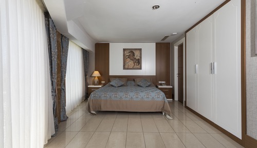 King Suite Sea View with Jacuzzi