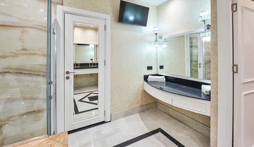 Diamond Room