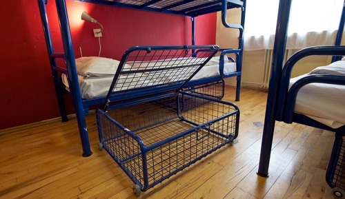 Room, Shared Bathroom (6 people)