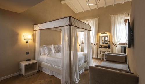 Junior Studio Suite