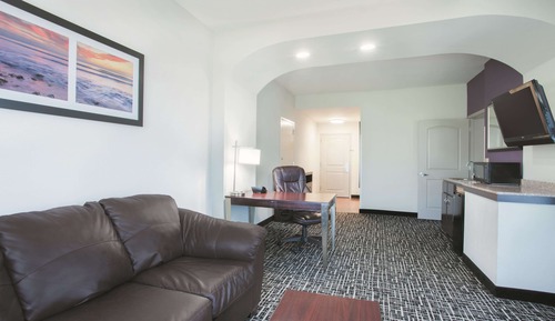 Deluxe Suite, 1 King Bed, Non Smoking