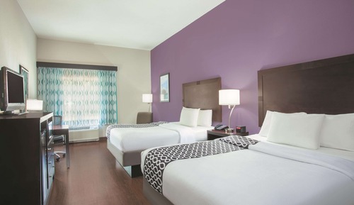 Room, 2 Queen Beds, Accessible, Non Smoking (Mobility/Hearing, Tub w/ Grab Bars)