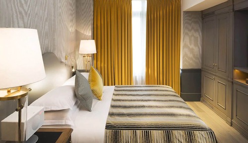 Room (La Petite Maison)