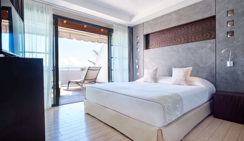 3 Bedroom Apartment with Ocean View