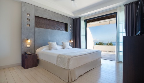 1 Bedroom Apartment with Ocean view
