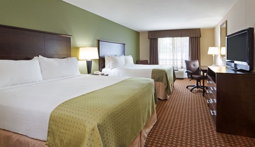 Suite, 2 Queen Beds, Accessible Bathtub (Mobility, Accessible Tub)