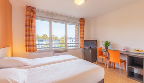 Studio, 2 Twin Beds