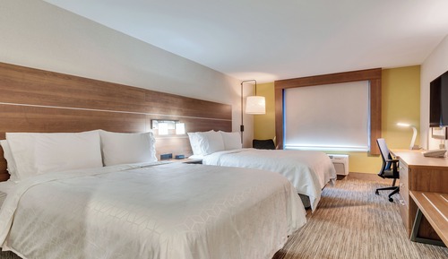 Standard Room, 2 Queen Beds, Roll-in Shower (Roll-In Shower)