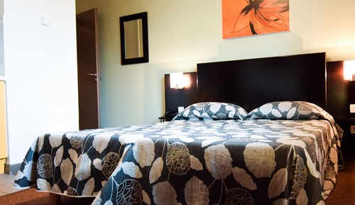 Studio, 1 Double or 2 Twin Beds