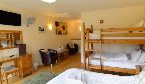 Family Room (Sleeps 5)