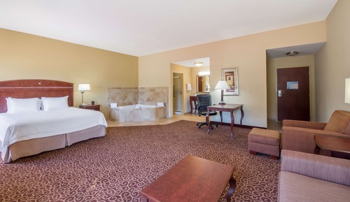 1 King Bed Whirlpool Ste NoSmk