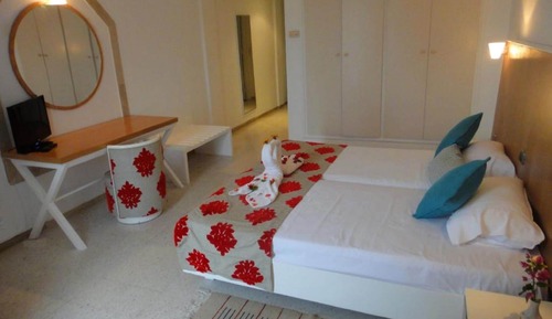 Triple room