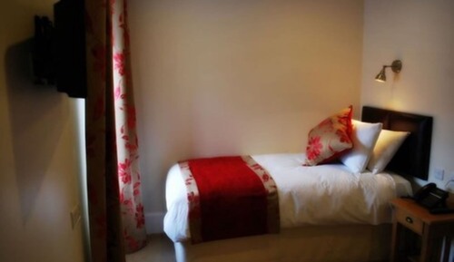 Single Room (Non Ensuite)
