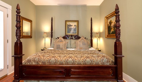 Premium Room, 1 King Bed, Jetted Tub