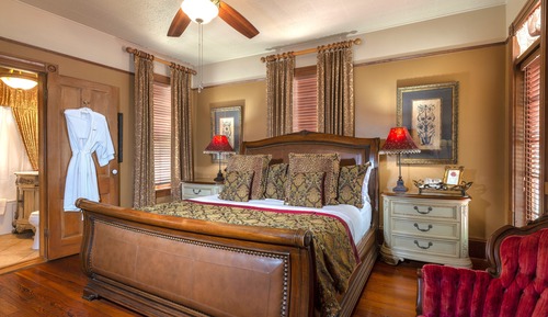 Luxury Room, 1 King Bed, Jetted Tub