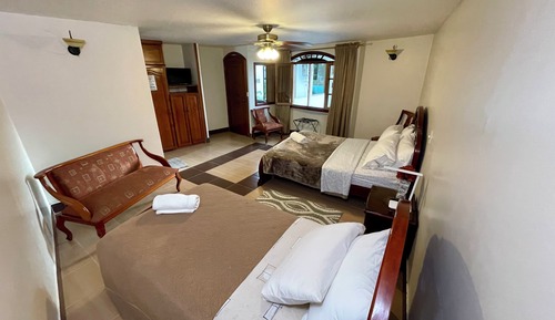Standard Triple Room (Caoba)