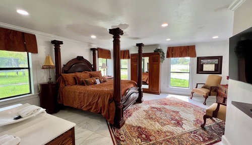Cora Suite