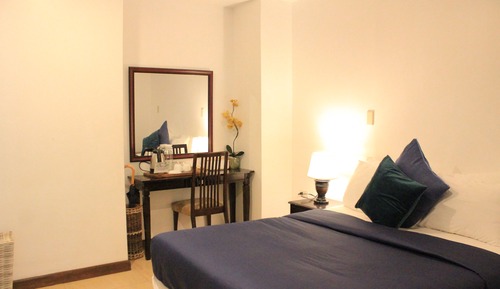 Standard Room, 1 Queen Bed