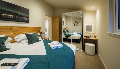 Osprey, sleep 6, hot tub, pet friendly