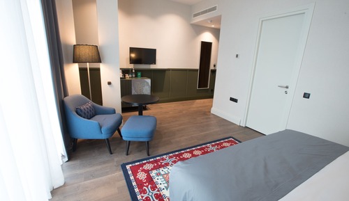 Premium Room, 1 Queen Bed, Terrace, City View