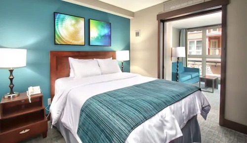 Mosaic One Bedroom with Den