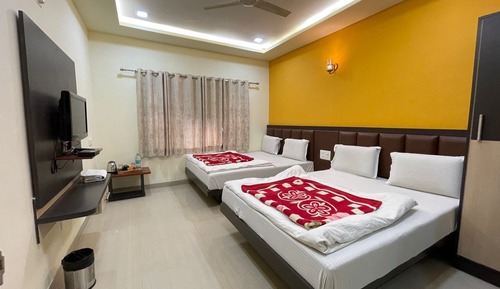 Deluxe Quadruple Room, City View