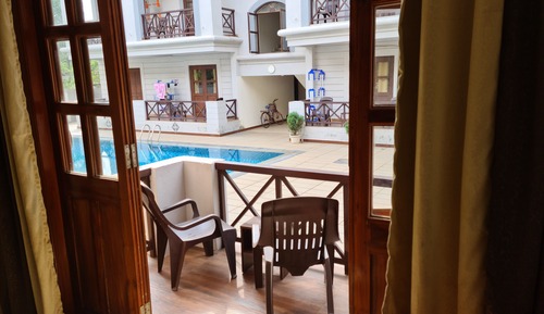 Two Bedroom Apartment with Pool View