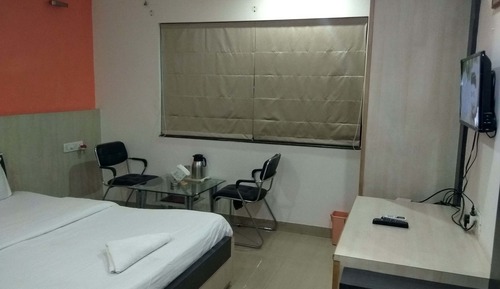 Deluxe Double Room, 1 Double Bed, Smoking, City View