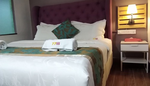 Deluxe Room (With Window)