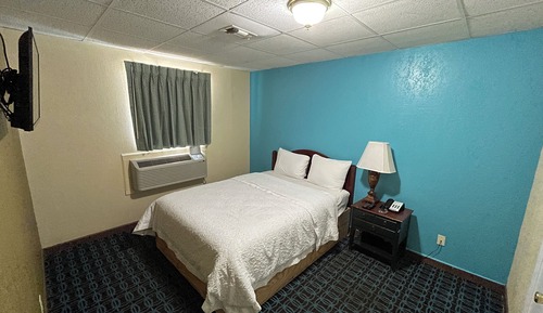 Classic Room, 1 Queen Bed, Non Smoking