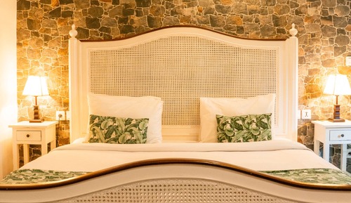 Deluxe Room, 1 King Bed, Kitchen, Poolside
