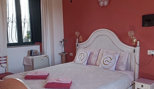 Traditional Double Room (Private External Bathroom)