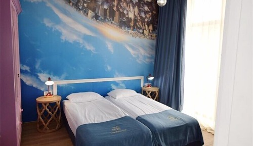 Spiderman Themed Apartment (4+1)