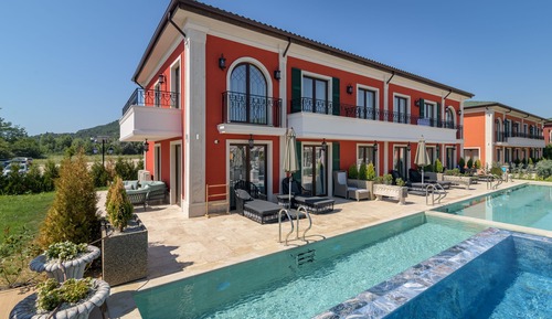 Presidential Villa VIP (4+2)